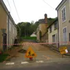 photo  à courdemanche, l’accès à la rue de l’église et à la rue de l’aurore est impossible, après les importants dégâts causés par l’orage du dimanche 19 mai. 
