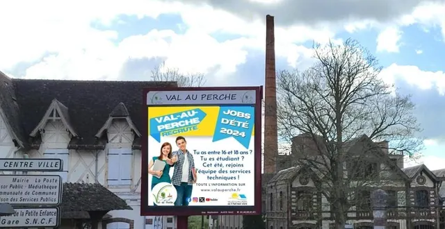 photo  l’annonce des jobs d’été s’affiche aussi sur le panneau lumineux du theil-sur-huisne.  &copy;  ouest-france 