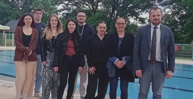 photo  de gauche à droite : noryael, mathis, chloé, mathys, romane, anaïs, laëtitia et fabrice goyer-thierry.  &copy;  le maine libre 