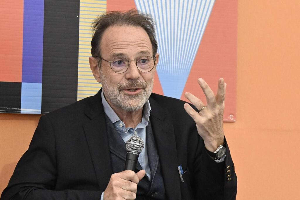 Au salon littéraire de Vannes, Marc Lévy défend le livre ...