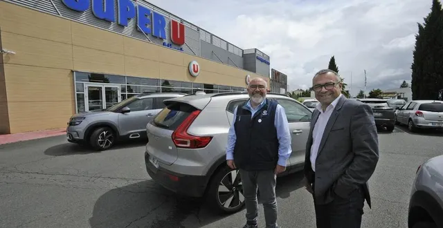 photo  l’enseigne tenue par bruno jézéquel, directeur (à gauche) va être complètement rasée et reconstruite sur le même site.  &copy;  christophe bernard 