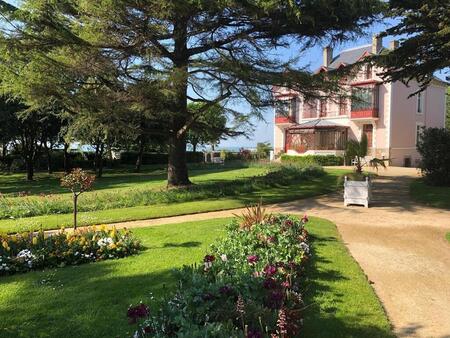 photo Les samedi 1er et dimanche 2 juin 2024, une visite guidée du jardin du musée Christian Dior de Granville (Manche) est organisée. Ouest-France 