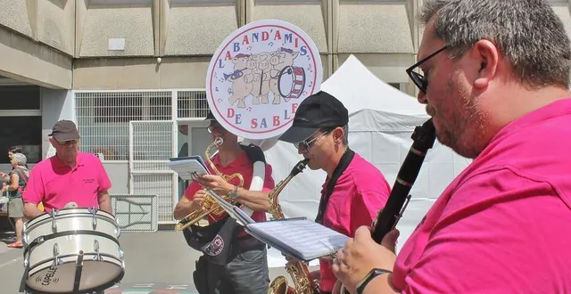 photo  la band’amis lors de la fête la rocade en musique, en juin 2022, à sablé-sur-sarthe.  &copy;  archives ouest-france 