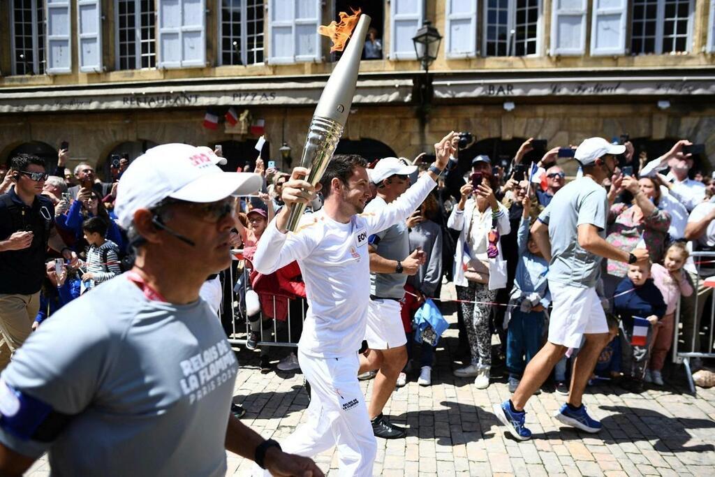 Flamme Olympique Dans Les Pays De La Loire : Tsonga, Houette Et D ...