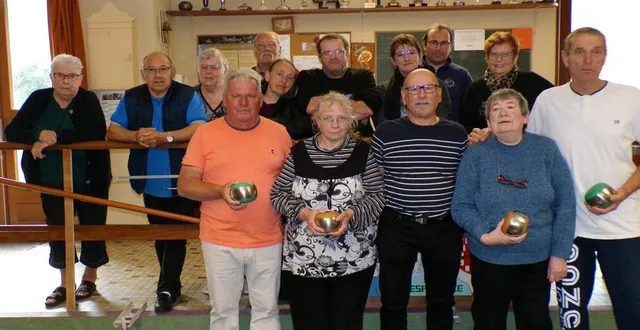 photo  les finalistes entourant le président patrice bourdin.  &copy;  le maine libre 