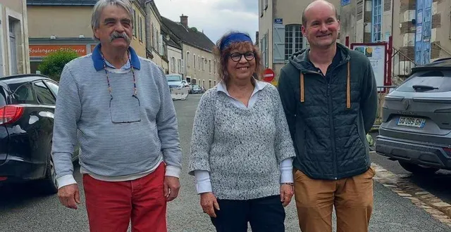 photo  josseline caget (au centre) est la présidente des éclairés du bocage, qui organise tous les ans le salon du livre de la jeunesse.  &copy;  ouest-france 