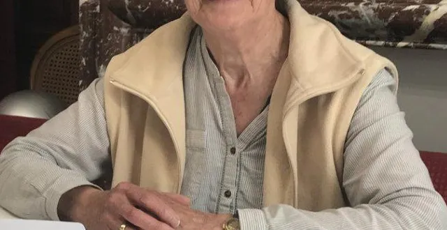 photo  martine chevallier, présidente de l’association vie, projets au pays du narais, a présenté son projet de vide-maisons à la mairie.  &copy;  ouest-france 