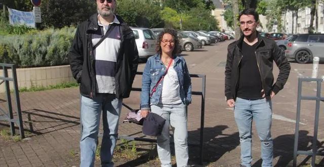 photo  gilles martel, magalie sapriel et nicolas marty, devant le collège-lycée renoir sont les organisateurs d’une mobilisation vendredi 31 mai à angers (maine-et-loire).  &copy;  ouest-france 