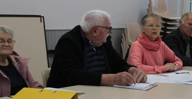 photo  les membres du bureau : marie-france mallet, trésorière ; françois fischer, secrétaire ; isabelle mallet, présidente ; gérard guth, vice-président.  &copy;  ouest-france 