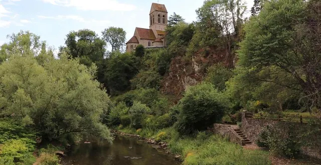 photo  l’église romane de saint-céneri-le-gérei.  &copy;  archives ouest-france 
