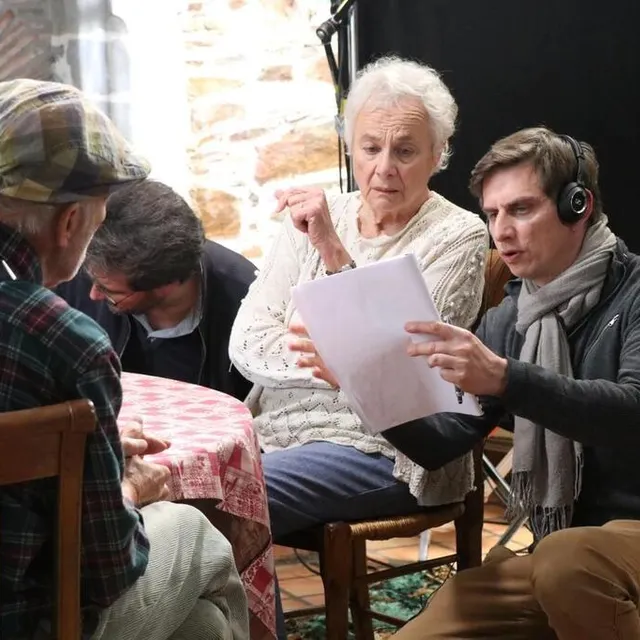 photo le réalisateur antoine béguin échange avec maryvonne schiltz.  ©  ouest-france