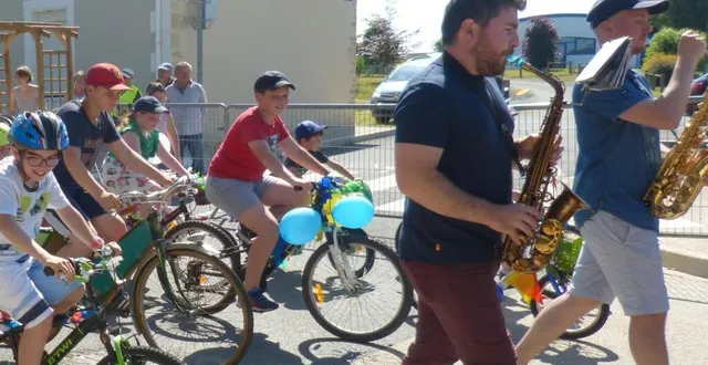 photo  l’an dernier les enfants et la musique avaient ouvert la course pour la première fois.  &copy;  le maine libre 
