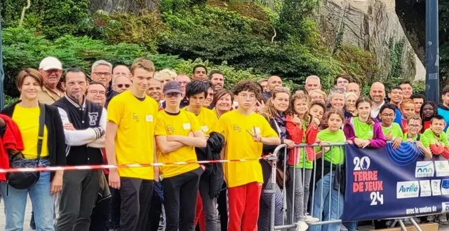 photo  des communes bien représentées pour le passage de la flamme olympique à angers.  &copy;  ouest-france 