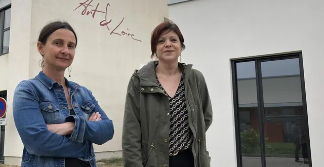 photo  amélie morin, directrice adjointe des ligériennes, et vanessa jarniou, responsable du service administratif, devant l’ehpad art et loire de saint-georges-sur-loire, qui comprend quatre autres sites qu’on appelle les ligériennes.  &copy;  co – emmanuel poupard 