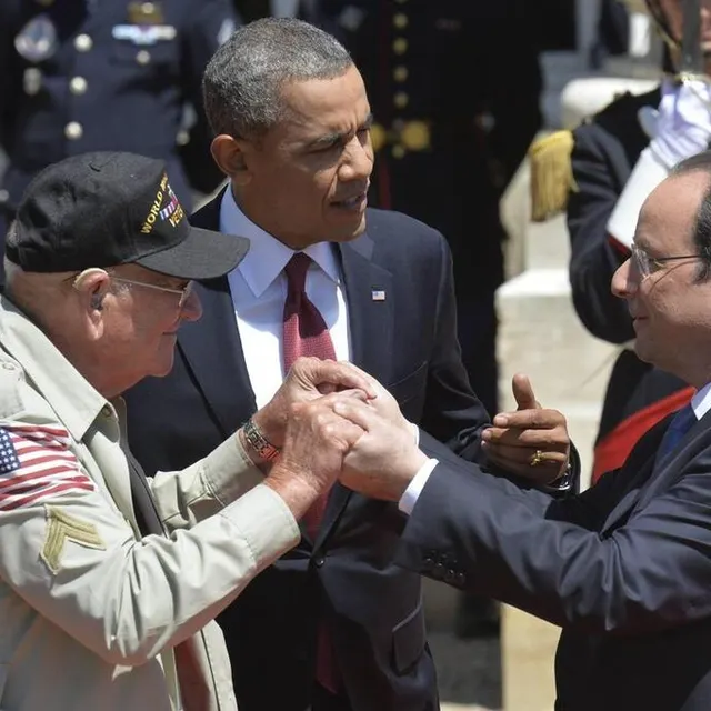 photo lors du 70e anniversaire du débarquement, françois hollande accueillait barack obama, alors président des états-unis, accompagné d’un vétéran.  ©  archives ouest-france
