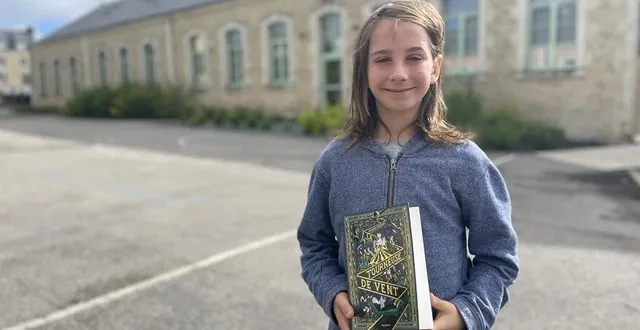 photo  sève jamart-alessandri, 10 ans, dans la cour de l’école publique de bellême. élève de cm2, il représentera la normandie à la finale des petits champions de la lecture, mercredi 26 juin 2024, à la comédie-française à paris.  &copy;  ouest-france 