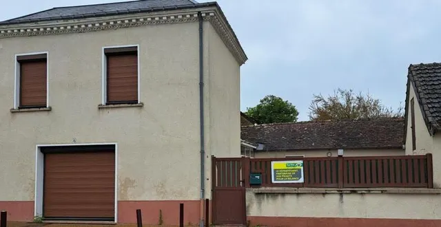 photo  ce bâtiment deviendra l’épicerie communale après les travaux qui concernent uniquement le commerce.  &copy;  ouest-france 