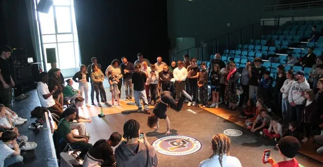 photo  six jeunes du centre socioculturel ont participé au battle.  &copy;  ouest-france 