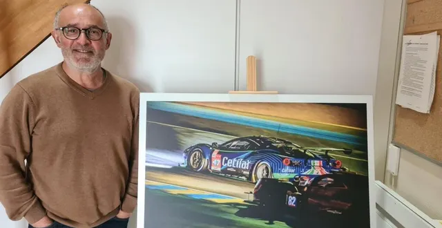 photo  michel boueilh, vice-président de l’association csl et animateur du club photo, avec l’un des clichés de l’exposition.  &copy;  ouest-france 