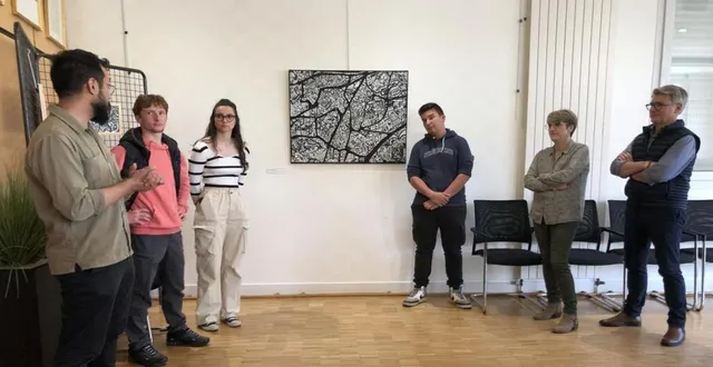 photo  de gauche à droite : guilhaume chevalier, mathis, emma, axel, catherine gautier et laurent paris.  &copy;  le maine libre 