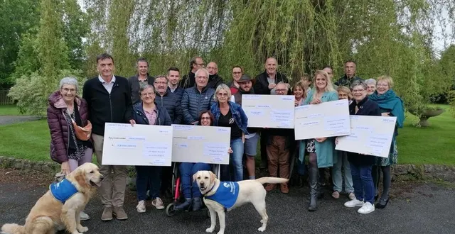 photo  lors de la remise des dons, vendredi.  &copy;  ouest-france 