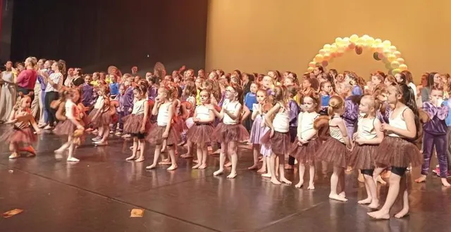 photo  pas moins de 170 élèves ont foulé les planches du palais des congrès du mans.  &copy;  le maine libre 