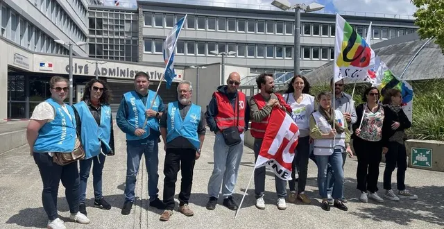 photo  « on abolit la notion du vivre ensemble en séparant les collégiens en fonction de leur niveau », dénonce sophie leroux, représentante du syndicat snes-fsu 61. ce mardi 4 juin 2024, elle a manifesté avec d’autres représentants syndicaux et de parents d’élèves devant la cité administrative d’alençon.  &copy;  ouest-france 