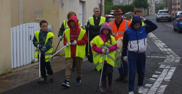 photo  l’atelier ramarchage sous la pluie.  &copy;  le maine libre 