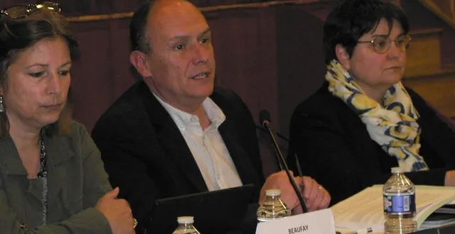 photo  au centre, frédéric beauchef, président de la communauté des communes maine saosnois.  &copy;  ouest-france 