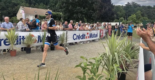 photo  un concurrent sabolien lors du triathlon de sablé, en juin 2022, à l’espace henri-royer.  &copy;  archives ouest-france 