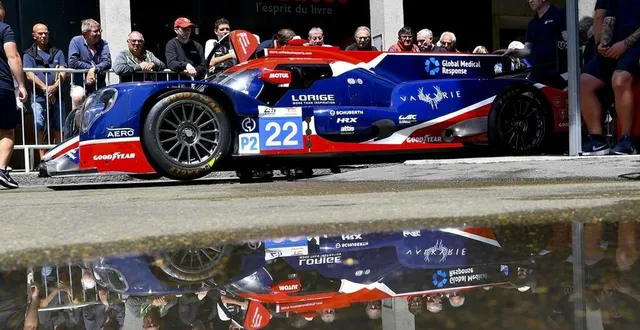 photo  le pesage est l’occasion d’approcher de près les voitures de course.  &copy;  archives le maine libre – yvon loue 