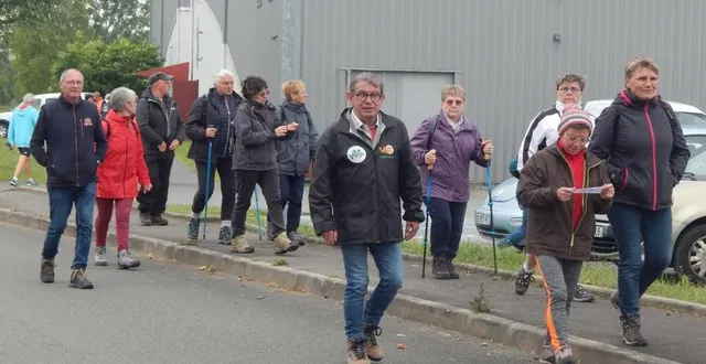 photo  en route pour 8 ou 17 km, à l’invitation de la gymnastique volontaire.  &copy;  le maine libre 
