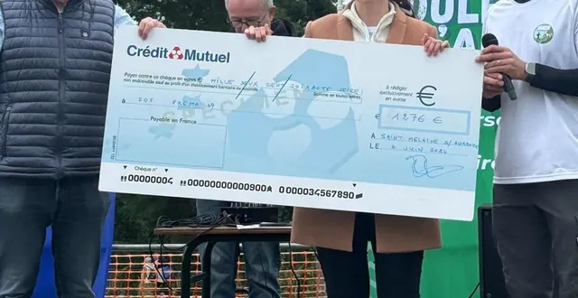 photo  la remise de chèque.  &copy;  co 