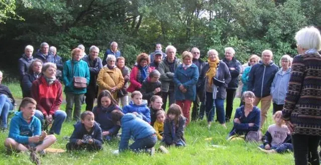 photo  au cœur des bois, sept conteurs ont transporté le public avec leurs histoires.  &copy;  ouest-france 