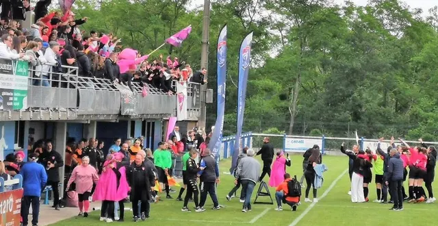 photo  il y avait de l’ambiance dimanche au stade de moncé-en-belin.  &copy;  le maine libre 