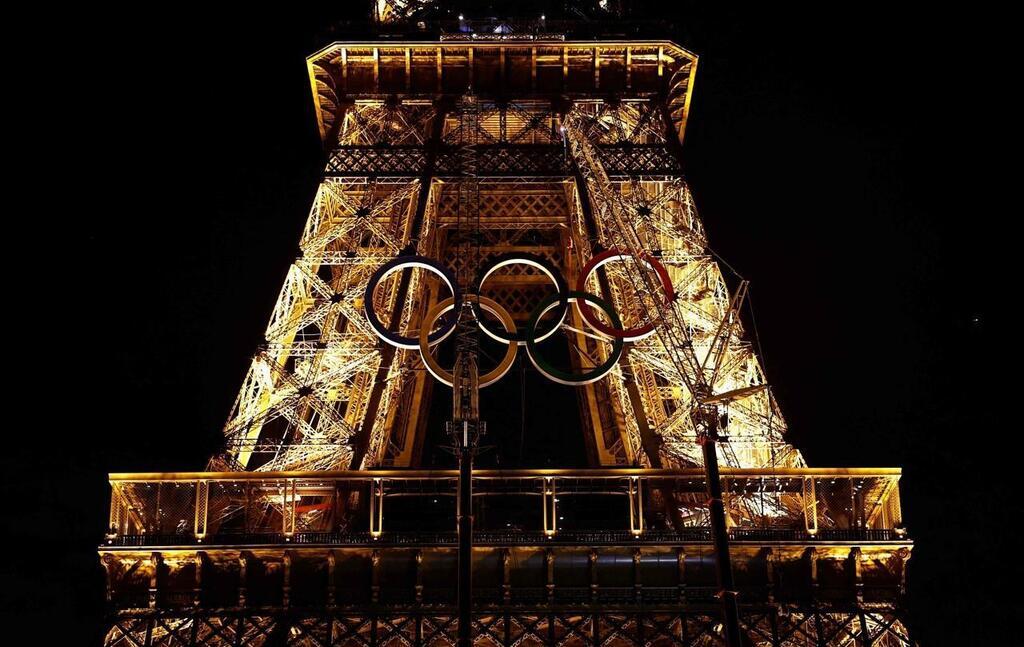 JO 2024 Paris Les Anneaux Olympiques Install S Sur La Tour Eiffel   P34320789D6325109G 