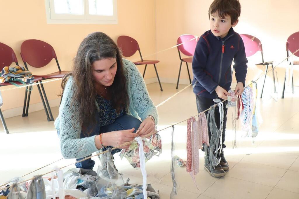 Avec Mariana Caetano Les Coliers Et Les Anciens Participent Aux