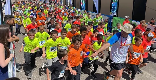 photo  au départ, interdiction de dépasser le meneur d’allure pour ne pas aller trop vite.  &copy;  ouest-france 