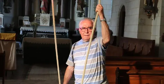 photo  michel portier fait sonner les cloches de l’église de ligron (sarthe) lors des messes, des baptêmes, des mariages et des sépultures.  &copy;  ouest-france 