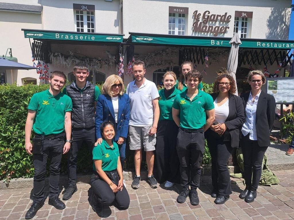 Brigitte Macron en terrasse, Hanks et Spielberg à la Chenevière… Les ...