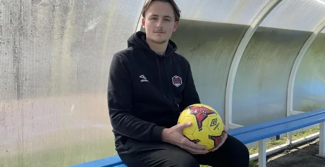 photo  à seulement 22 ans, axel leduc, en étude à angers au sein de win sport school, s’appuiera sur une équipe soudée pour diriger le vsf football.  &copy;  le maine libre 