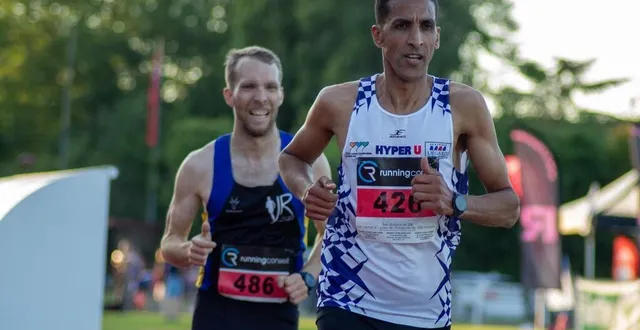 photo  le duel lkhainouch et poirier sur 3000 m.  &copy;  le maine libre 