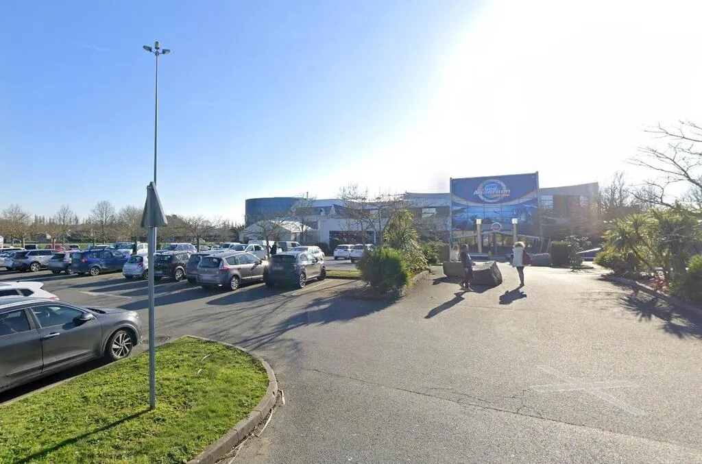 Un homme de 20 ans retrouvé mort dans une voiture sur le parking de l’aquarium de SaintMalo