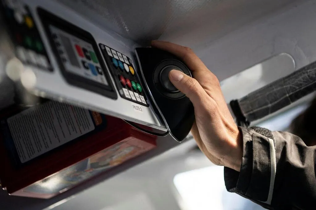 New York Vendée. Charlie Dalin, vainqueur « Bing, bing, bing, comme