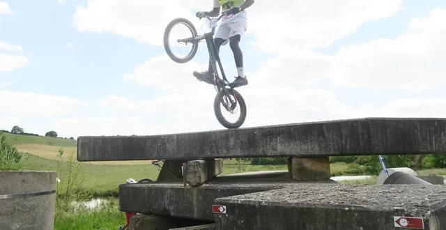 photo  nathanaël rondard (blvtt) est au sommet du trial ligérien, avec un nouveau titre chez les élites, obtenu à domicile, ce dimanche 9 juin.  &copy;  nicolas poussin 