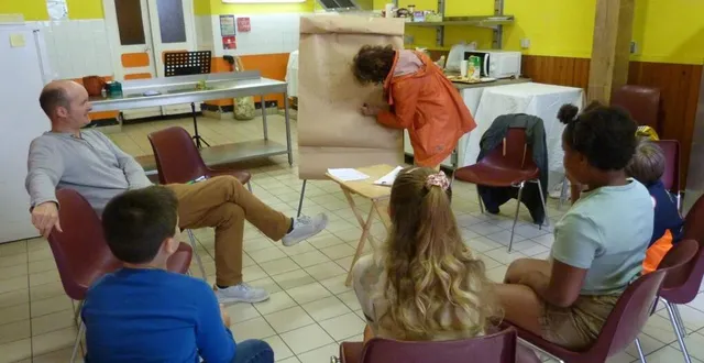 photo  un goûter philo animé par catherine copleutre s’est déroulé mercredi après-midi, sur le thème de l’éloge de la douceur.  &copy;  ouest-france 