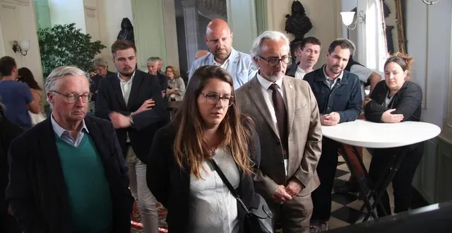 photo  lors de l’annonce des résultats des élections européennes, les députés julie delpech (au centre sur la photo), éric martineau (à sa droite) et élise leboucher (tout à droite) étaient présents.  &copy;  ouest-france 
