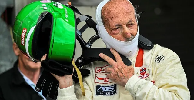 photo  en 2023, henri pescarolo revenait en sarthe pour le mans classic. le quadruple vainqueur des 24 heures du mans garde un lien très fort avec le circuit de la sarthe et le public passionné de sport automobile.  &copy;  archives le maine libre – denis lambert 