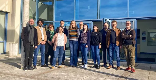 photo  l’équipe de l’eea (de g. à dr) : guillaume page, anthony chudeau, sylvie doualin, aurélie salé, brice fraipont, marcella pérez landa, éric thézé, maryline dioré, jackeline linares, sylvain galesso, olivier grousseau, lionel allinant.  &copy;  lbn communauté 