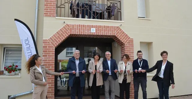photo  les travaux de réhabilitation de la résidence des archers ont été inaugurés lundi après-midi.  &copy;  ouest-france 